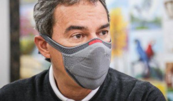 Prefeito assina convênios para obras de pavimentação e reforma da Feira Central