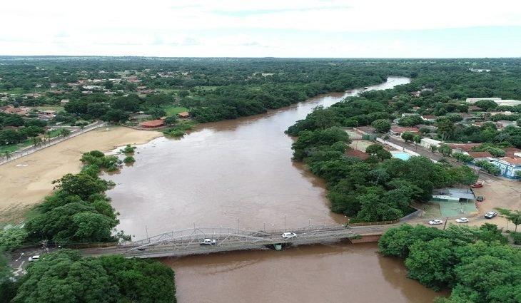 Rio Aquidauana deixa ribeirinhos desabrigados