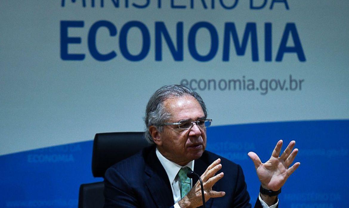 Novo auxílio só viria com calamidade, diz Guedes