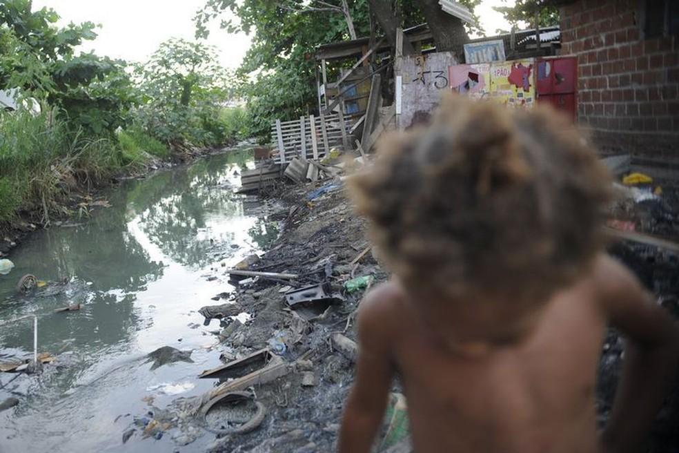 Fim do Auxílio: Brasil tem 2 mi de novos pobres