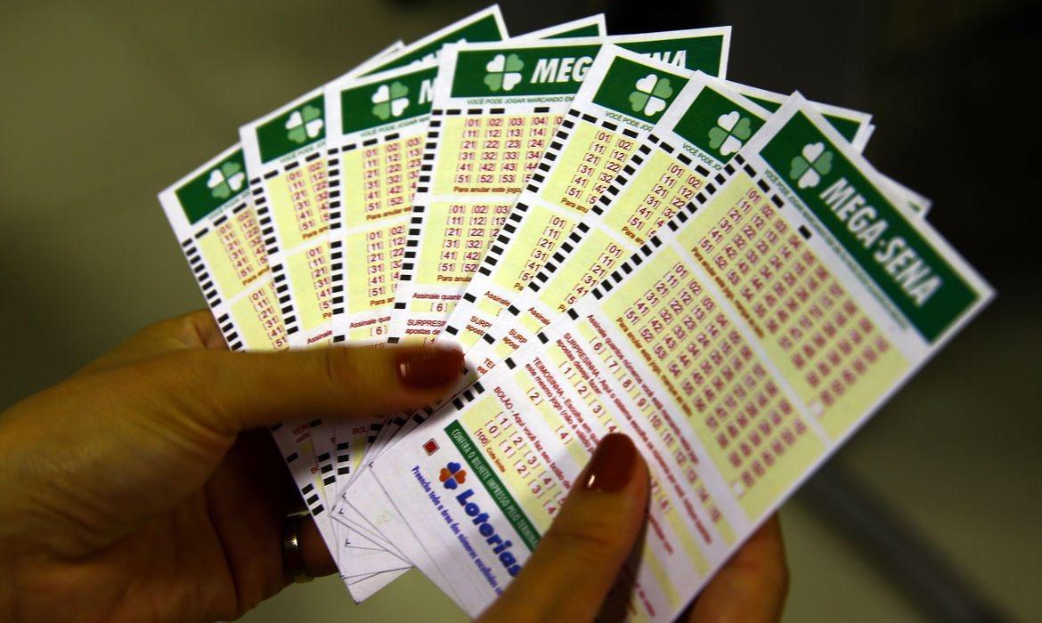 Mega-Sena acumula e pode pagar R$ 7,5 milhões