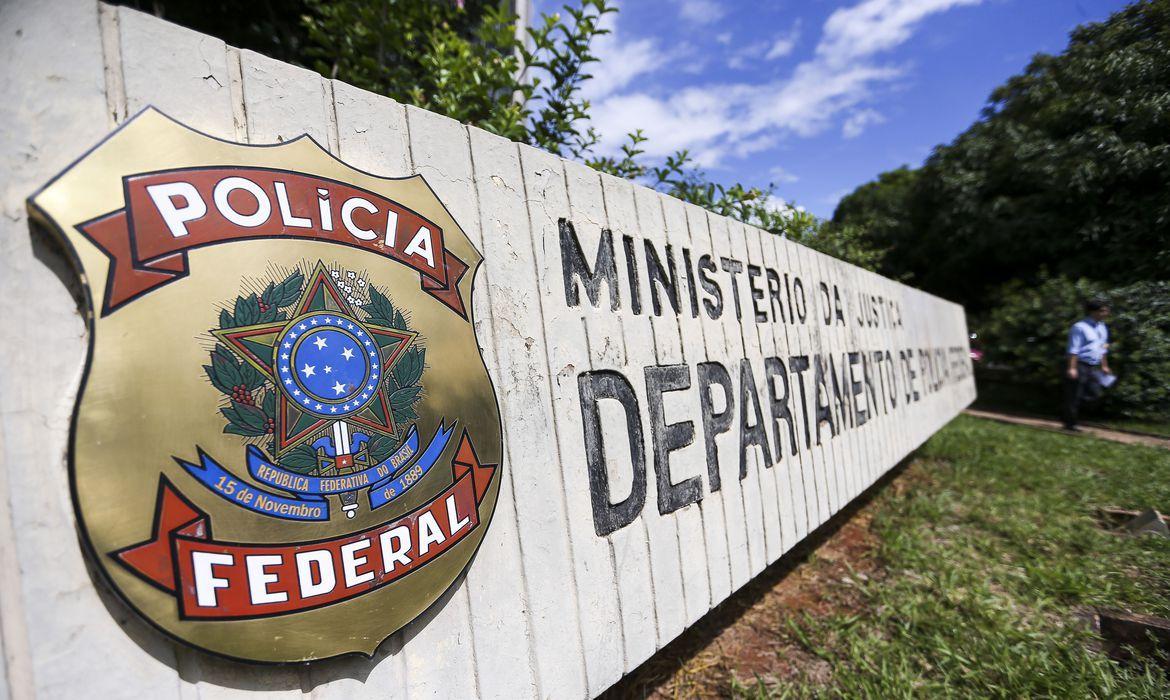 PF investiga aplicação irregular de vacinas