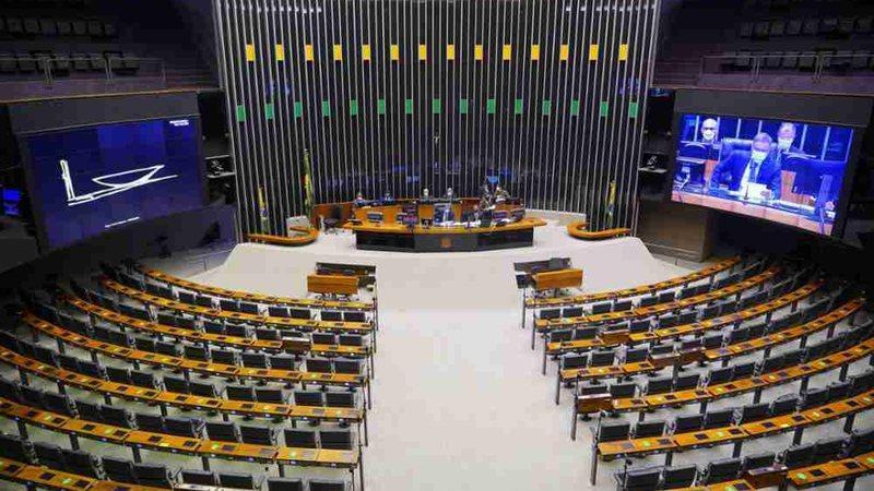 Lei da equidade salarial volta ao Congresso