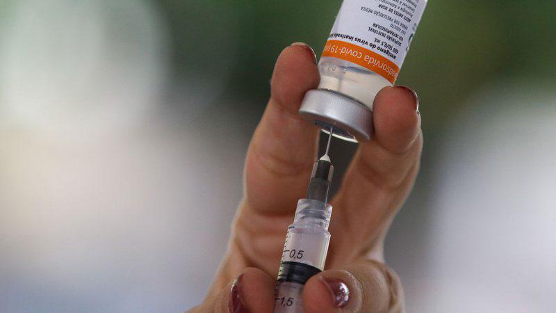 Cidade de MS começa a vacinar todos acima dos 18 anos contra covid-19