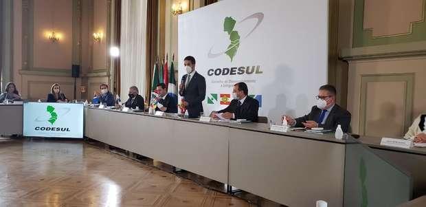 Riedel e Azambuja anunciam investimentos e pactuação no combate à pandemia