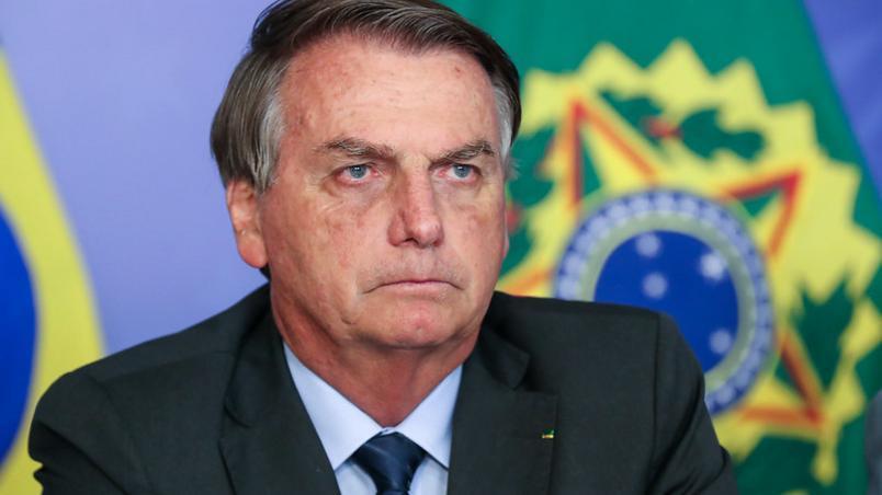 Médicos avaliam cirurgia de emergência em Bolsonaro