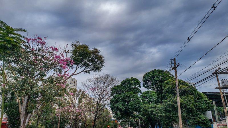 Tempo será 'fechado' com temperaturas entre 11°C e 30°C em todo o estado