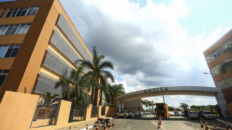 Anvisa recebe pedido para estudos de vacina contra covid-19 da UFRJ