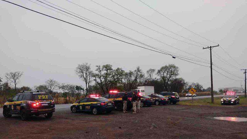 Caminhoneiros que apoiam Bolsonaro fazem bloqueios em 4 pontos em rodovias de MS; confira quais