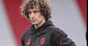 Flamengo anuncia contratação de David Luiz