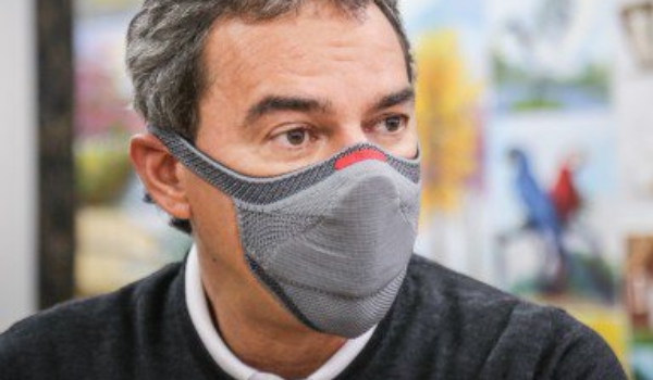 Prefeito assina convênios para obras de pavimentação e reforma da Feira Central