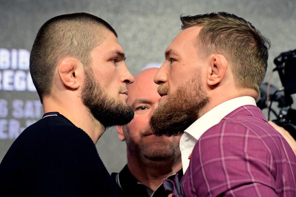 Conor McGregor provoca Khabib e dispara: "Está com medo de lutar comigo"