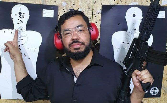 Processo por violência doméstica impediu Trutis de registrar armas, aponta PF