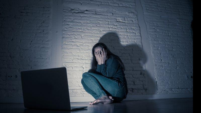 De visitas indesejadas a envio de buquês, ‘stalkers’ têm feito 1 vítima por dia em MS