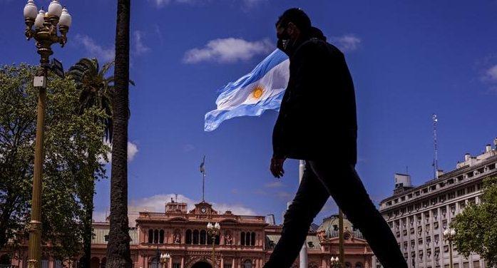 Argentina anuncia confinamento total por nove dias, no pior momento da pandemia