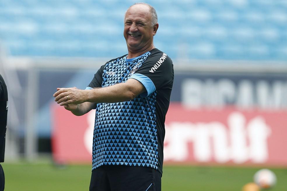 Preferido na direção, "vontade juvenil" e choque no vestiário: como o Grêmio decidiu por Felipão
