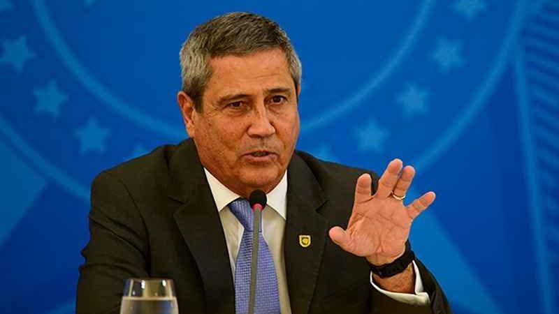 Ministro faz ameaça e afirma que eleições só ocorrerão com voto impresso