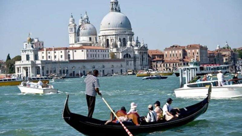 Veneza planeja cobrar taxa de entrada e terá sistema de reserva para turistas